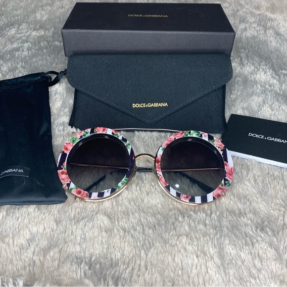 Dolce & Gabbana 3 way convertible Sunglasses - Picture 5 of 8